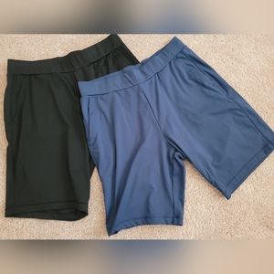Two Pair 32 Degree Cool Men's Shorts